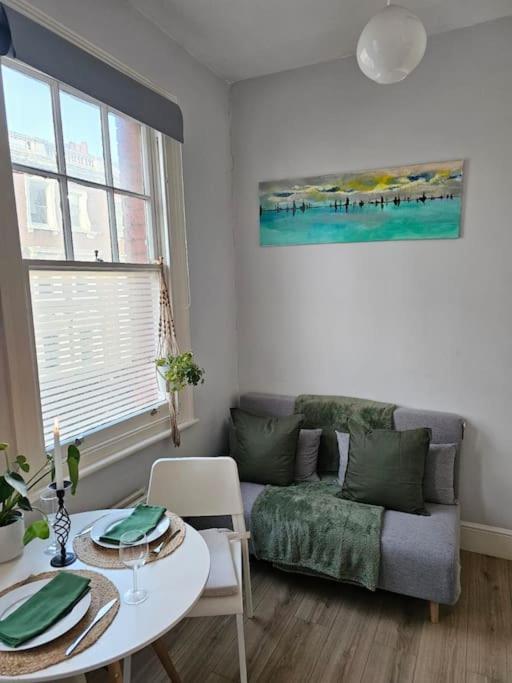 Beautiful And Spacious Flat Londra Esterno foto