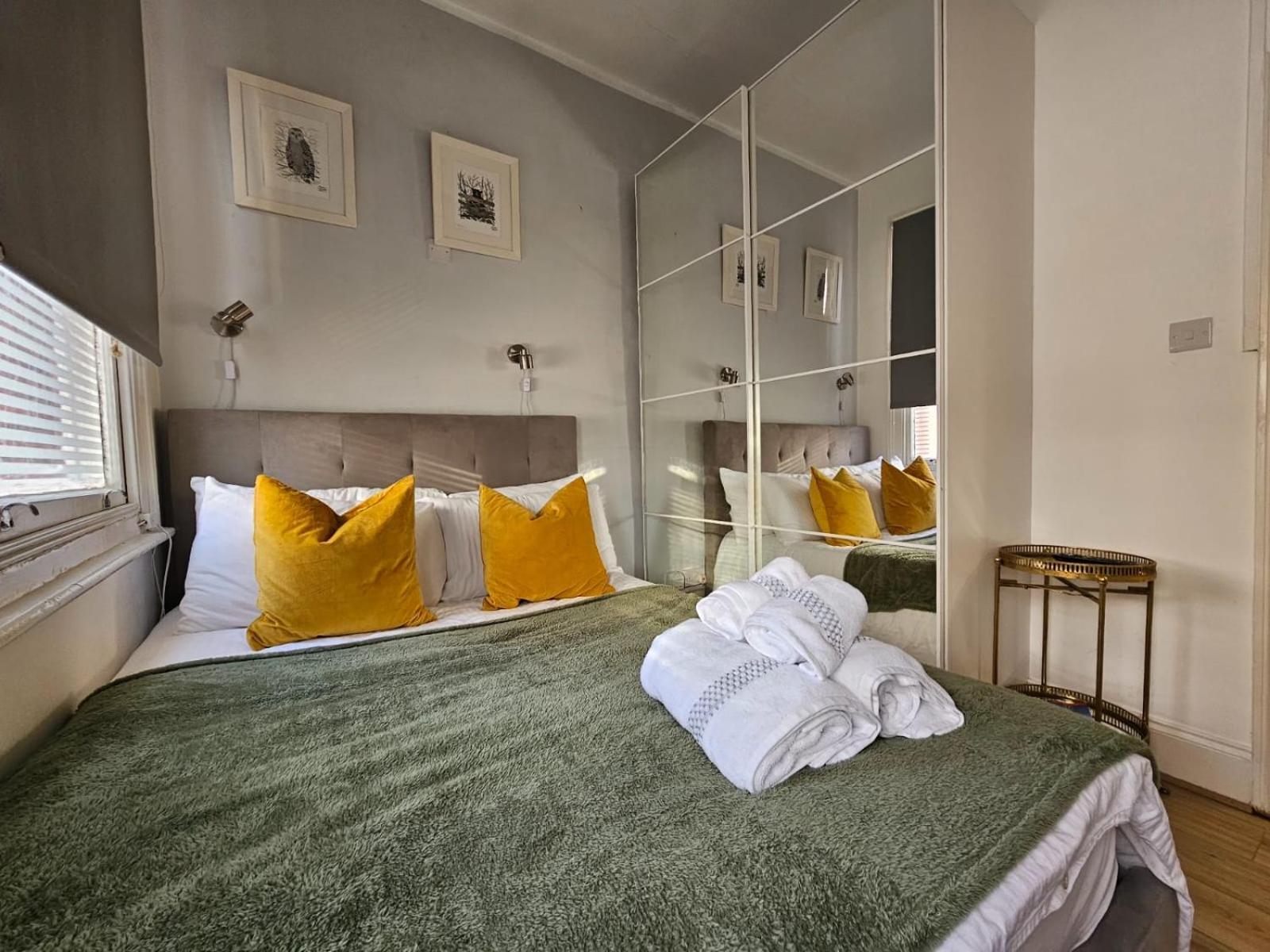 Beautiful And Spacious Flat Londra Esterno foto
