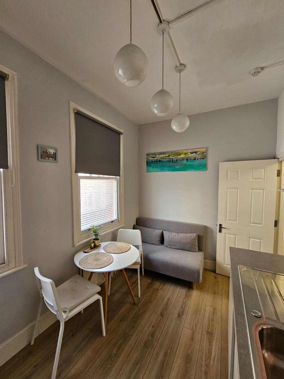 Beautiful And Spacious Flat Londra Esterno foto