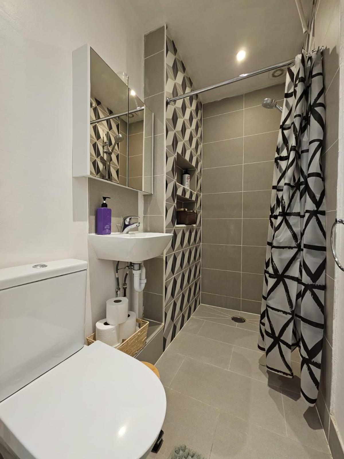 Beautiful And Spacious Flat Londra Esterno foto